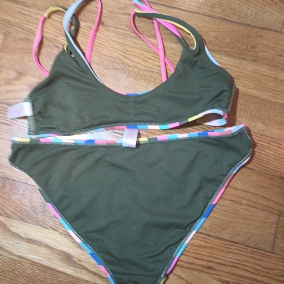 TOP- NO BOUNDARY SZ SM TOP 3-5. BOTTOMS ARE 7-9 MEDIUM - Picture 5 of 7